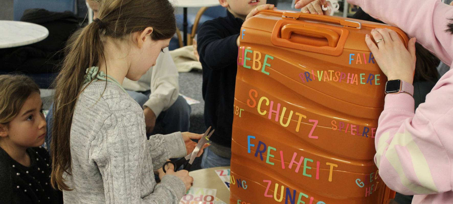 Erkrather „Kinderrechte-Koffer“