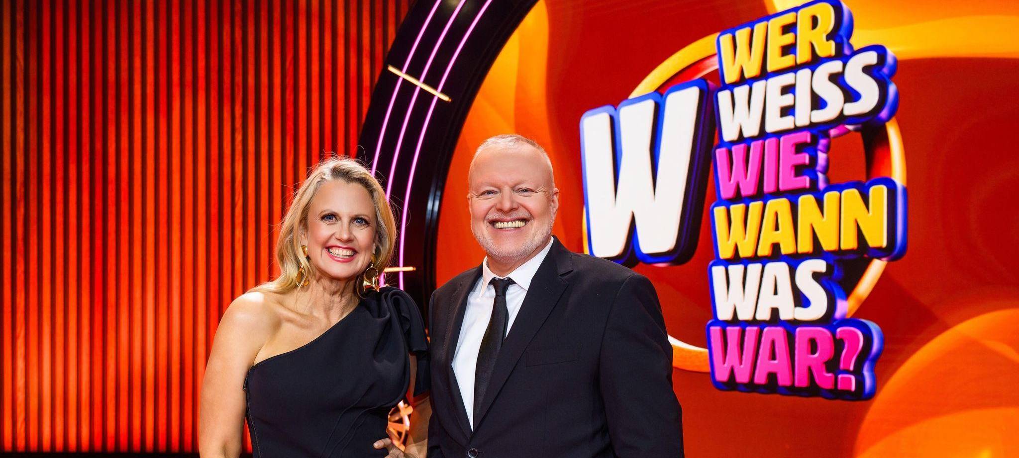 Schöneberger räumt Raab bei Show-Premiere mit Abrissbirne ab